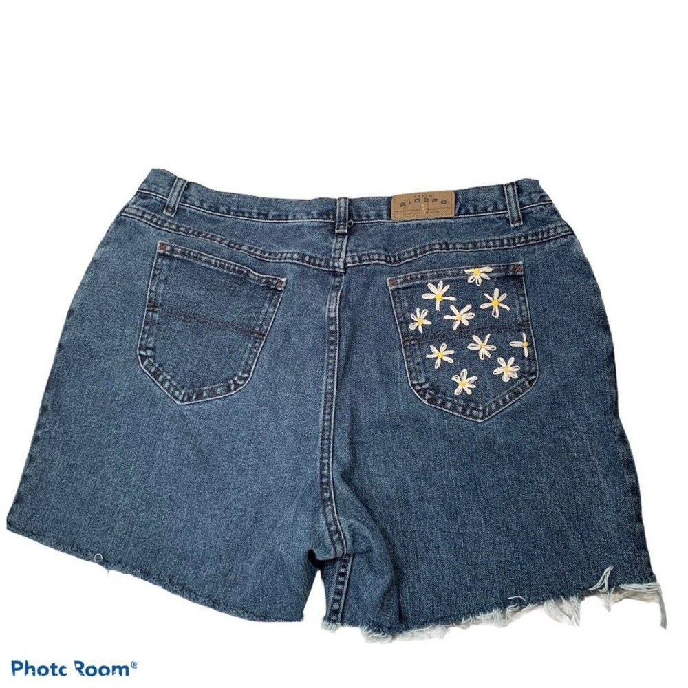 VINTAGE 90s Cutoff Shorts Daisy Embroidered Sz 18 36 x 5